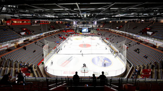 SAAB Arena uppvärmning i före ishockeymatchen i SHL