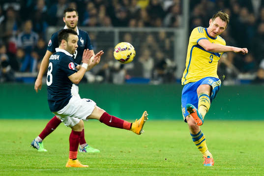 Sveriges Kim Källström och Frankrikes Mathieu Valbuena