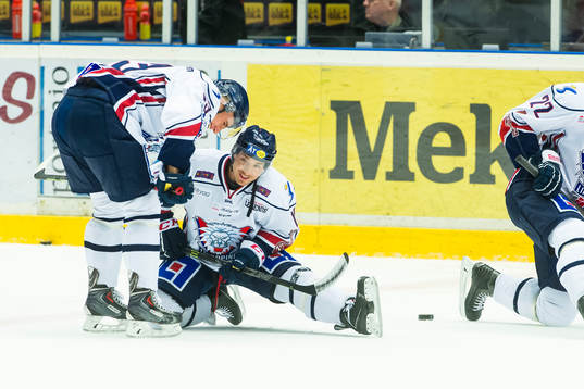 Linköpings Jakub Vrana och Jacob Micflikier värmer upp