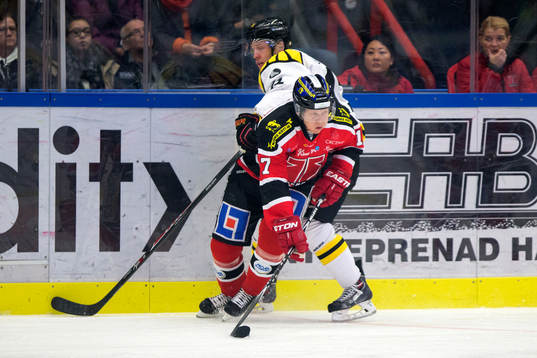 Örebros Daniel Viksten och Brynäs Greg Scott