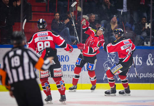 Örebros Jared Aulin jublar