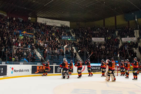 Djurgårdens spelare tackar publiken