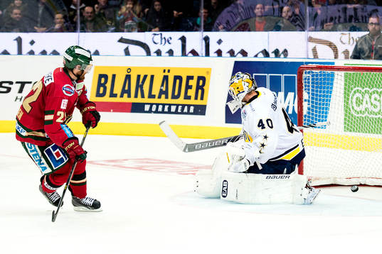 Frölundas Robin Figren sätter