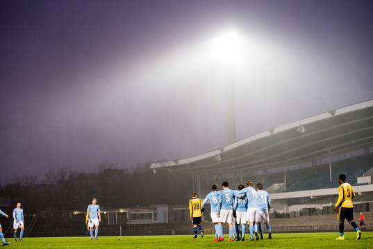 Malmö FFs spelare jublar på Malmö Stadion