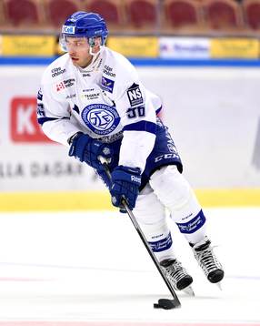 Leksands Fabian Brunnström med pucken