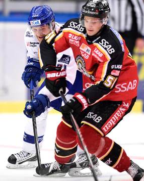 Leksands Mattias Ritola jagar Luleås Kristian Näkyvä