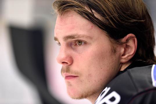 Luleås målvakt Christoffer Rifalk på bänken