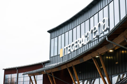 Utanför Tegera Arena före ishockeymatchen i SHL mellan
