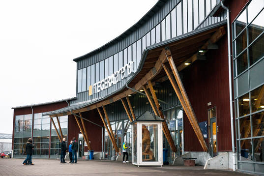 Entrén till Tegera Arena före ishockeymatchen i SHL