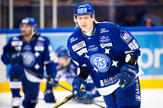 Leksands Veli-Matti Savinainen före ishockeymatchen i SHL