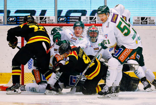 Färjestads Rickard Wallin, Ludwig Byström och målvakt