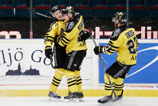 Bläddra bland fler bilder av Ishockey, Hockeyallsvenskan, AIK - Västerås