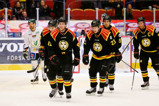 Brynäs spelare jublar
