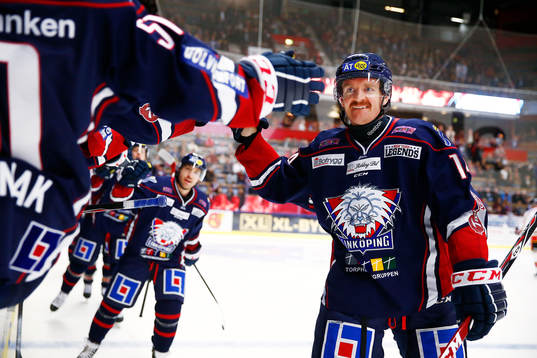 Linköpings Mark Matheson jublar