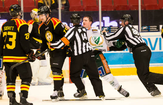 Färjestads Ole-Kristian Tollefsen är arg på Brynäs