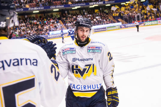 HV71s Erik Christensen jublar
