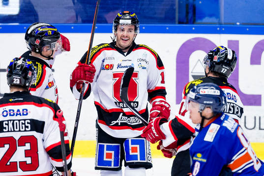 Örebros Derek Ryan firar