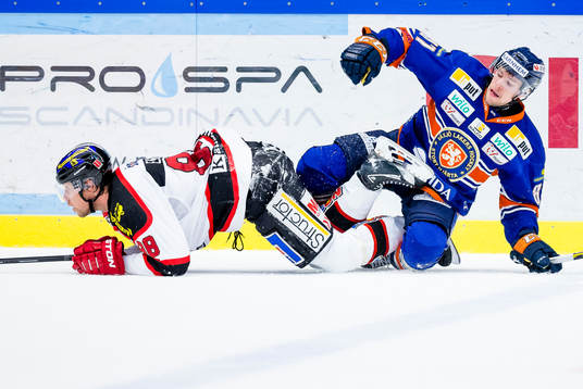 Kamp mellan Örebros Viktor Ekbom och Växjös Robert Rosén