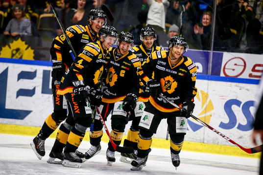 Skellefteås Erik Forssell, Rob Schremp, Tim Heed  och