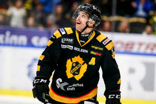 Skellefteås Pontus Petterström jublar