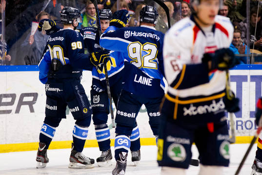s Ted Brithén, Erik Christensen och Teemu Laine jublar