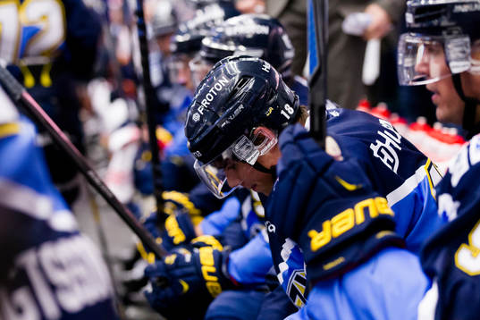 s Kevin Fiala i båset