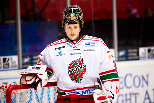 Linus Ullmark, målvakt i Modo, deppar
