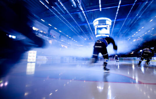 HV71 gör entre