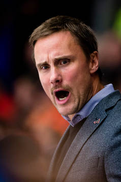 Frölundas tränare Roger Rönnberg skriker