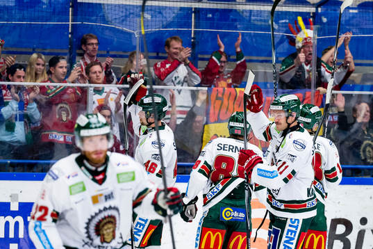 Frölundas spelare tackar sina supportrar