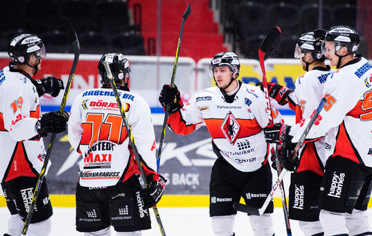 Karlskronas Joel Kellman jublar