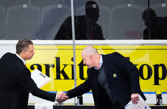 Karlskronas tränare Per Hånberg och Södertäljes
