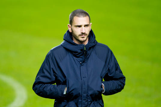 Juventus Leonardo Bonucci inspekterar planen