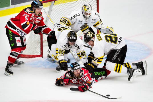 s Jacob Spångberg och Jordan Hendry