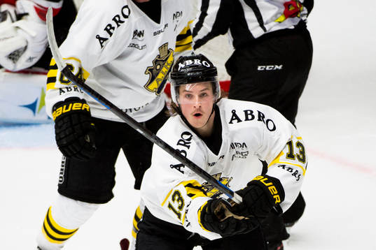 s Marcus Jonsson jublar