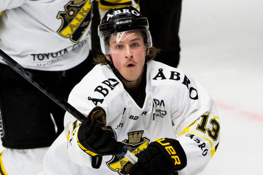 s Marcus Jonsson jublar