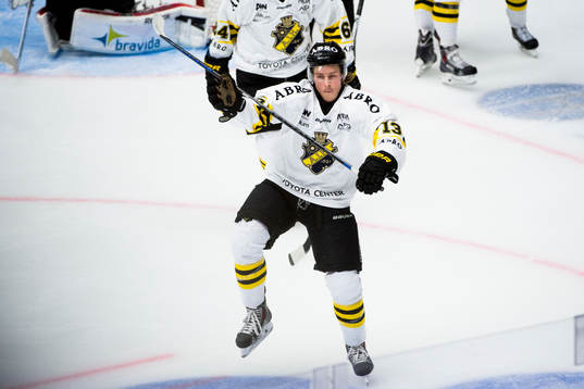 s Marcus Jonsson jublar