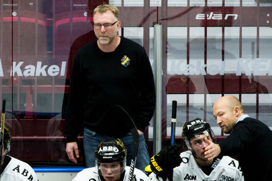 s tränare Peter Nordström och assisterande tränare