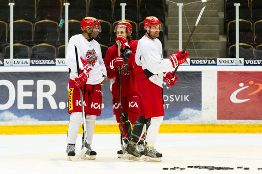 Gaétan Royer tränar med Modos Donald Brashear och William