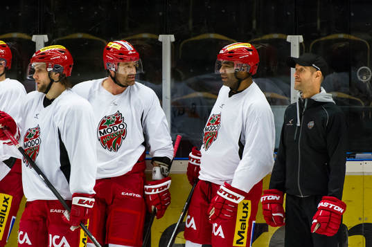 Gaétan Royer tränar med Modo's Donald Brashear och