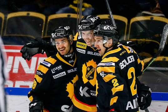 Skellefteås Oscar Sundqvist jublar
