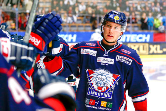 Linköpings Gustav Forsling jublar