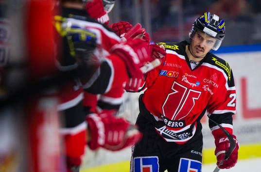 Örebros Martin Johansson gör 3-0 och jublar