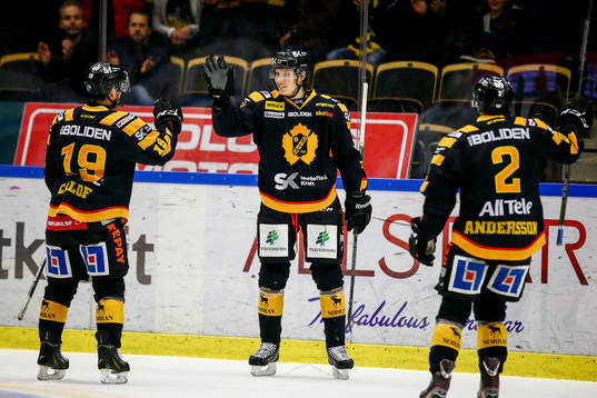 Skellefteås Andrew Calof och Oscar Sundqvist jublar