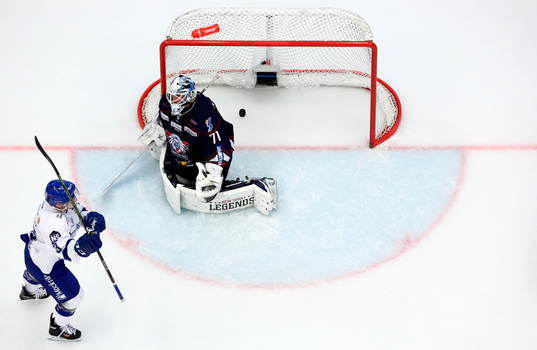 Mål 2-1 av Leksands Linus Hultström förbi Linköpings