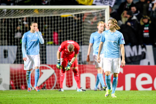 Filip Helander, målvakt Robin Olsen och Markus Halsti