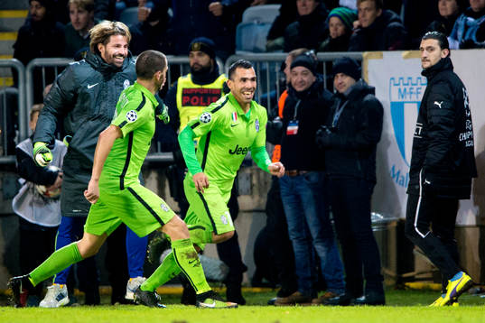 Juventus Carlos Tevez jublar