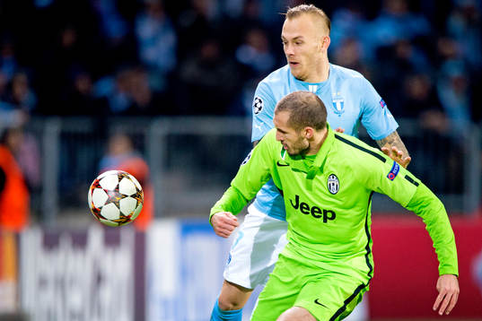s Markus Halsti och Juventus Giorgio Chiellini