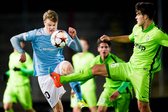 Malmö FFs Freddie Brorsson och Juventus Giulio Parodi