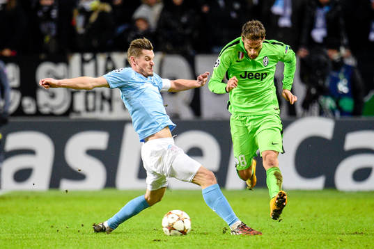 s Markus Rosenberg och Juventus Claudio Marchisio